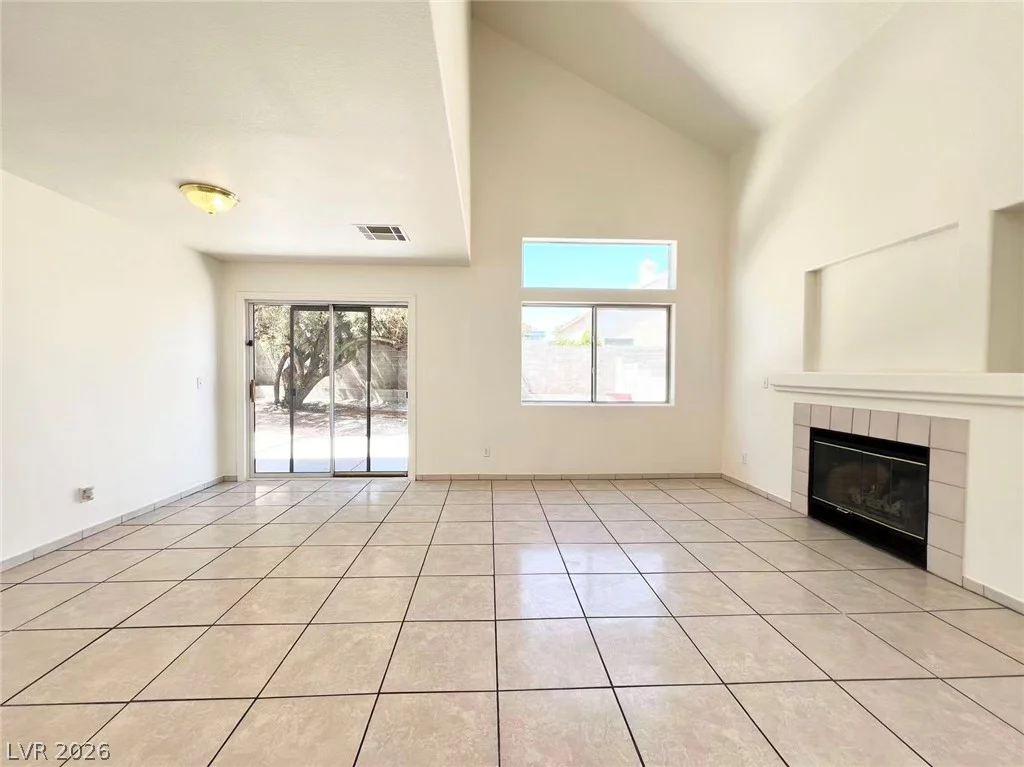 8284 Rochelle, Las Vegas, NV 89147