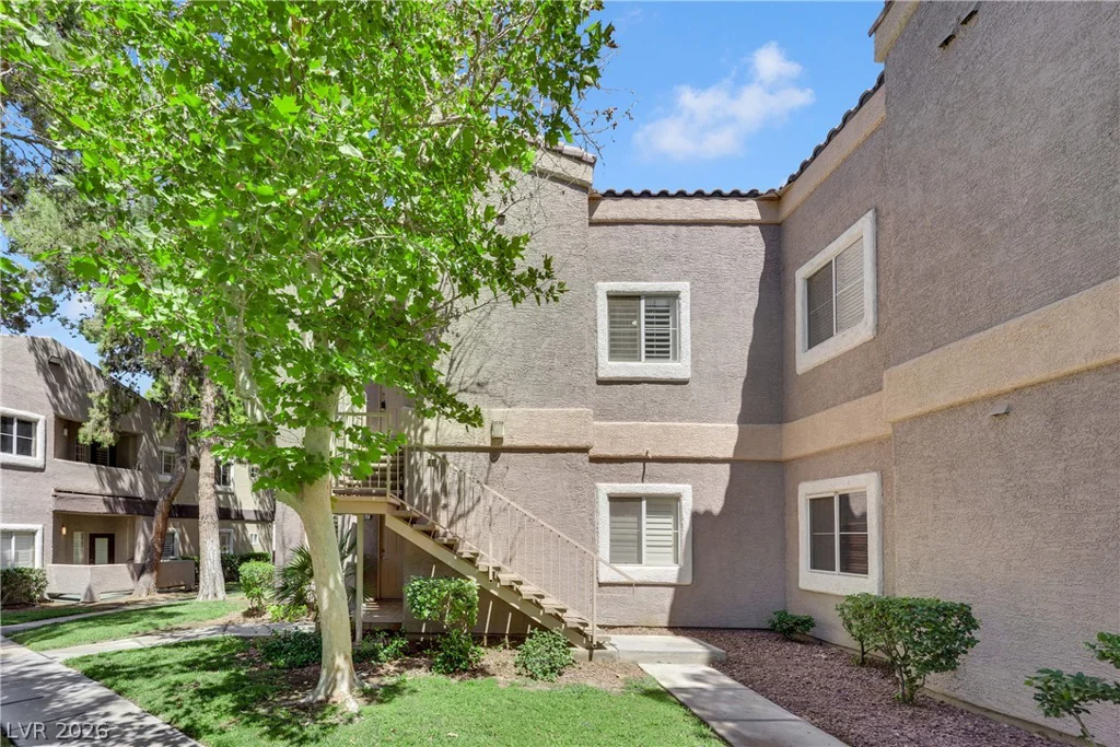 5250 Rainbow, Las Vegas, NV 89118