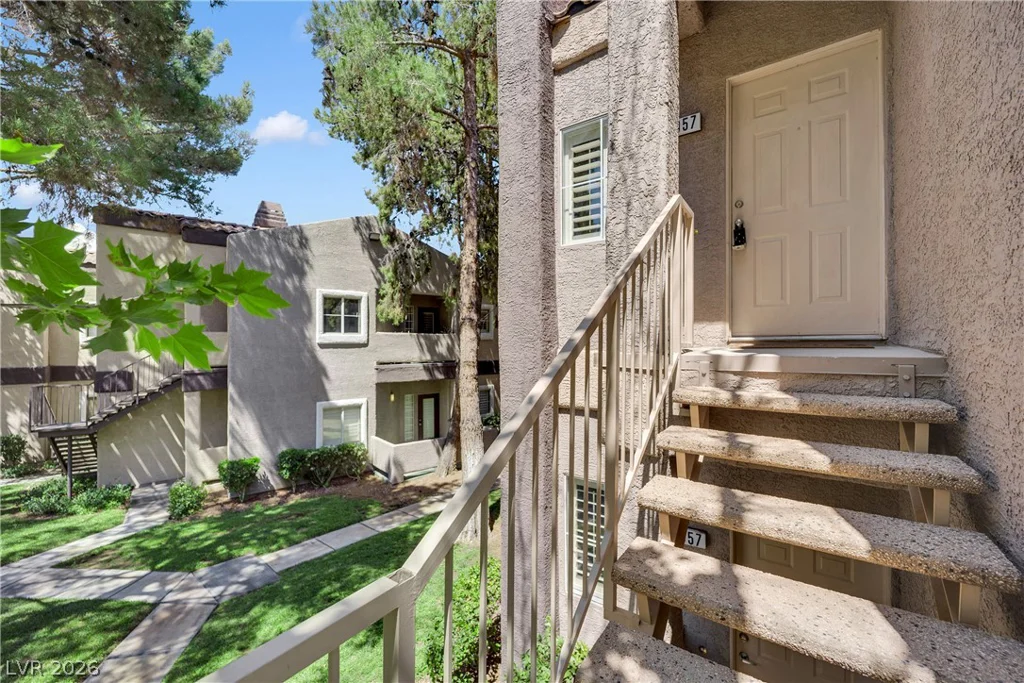 5250 Rainbow, Las Vegas, NV 89118