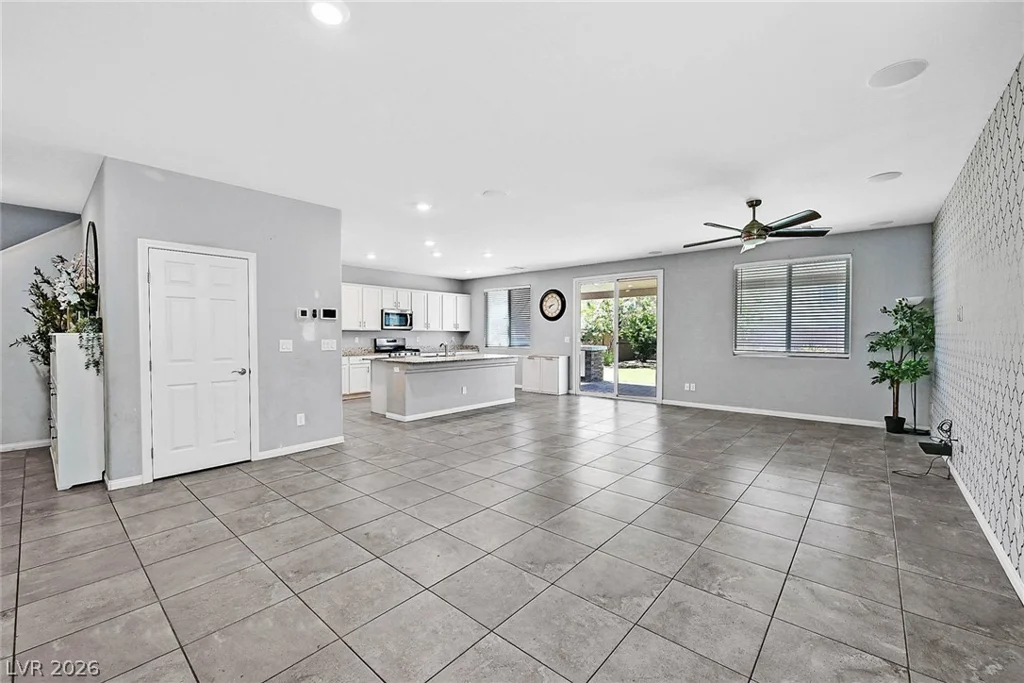 4519 Solitude Falls, North Las Vegas, NV 89084