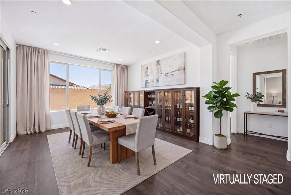 10899 Delparke Valley, Las Vegas, NV 89166