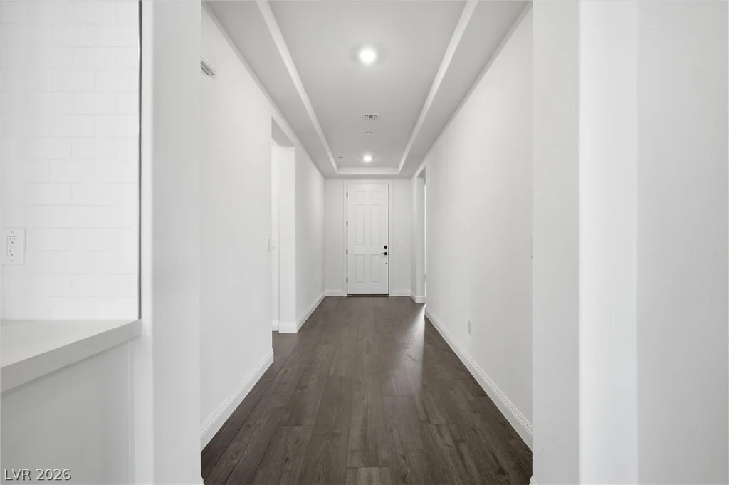 10899 Delparke Valley, Las Vegas, NV 89166
