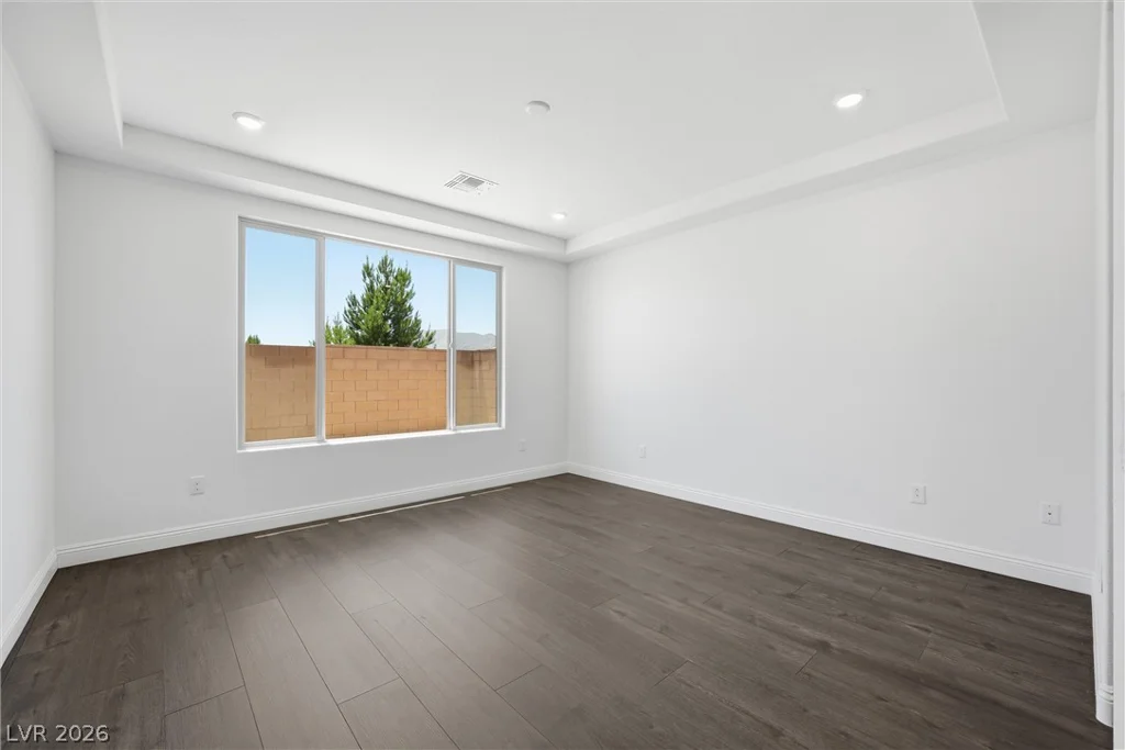 10899 Delparke Valley, Las Vegas, NV 89166