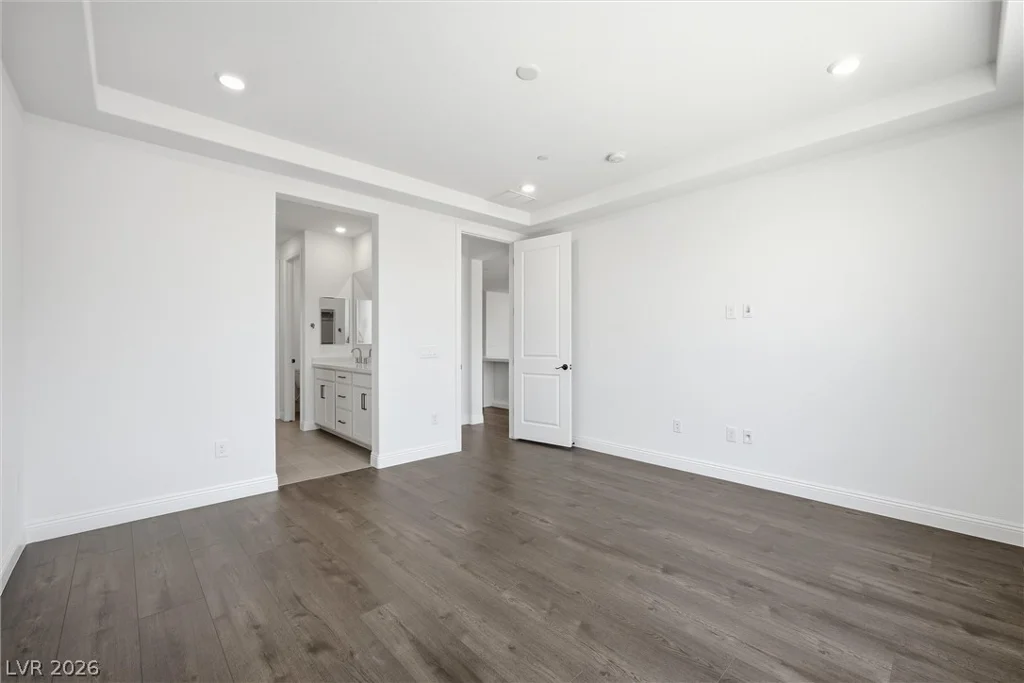 10899 Delparke Valley, Las Vegas, NV 89166