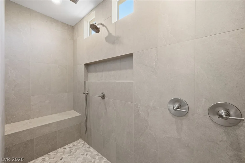 10899 Delparke Valley, Las Vegas, NV 89166