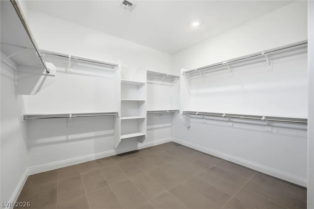 10899 Delparke Valley, Las Vegas, NV 89166