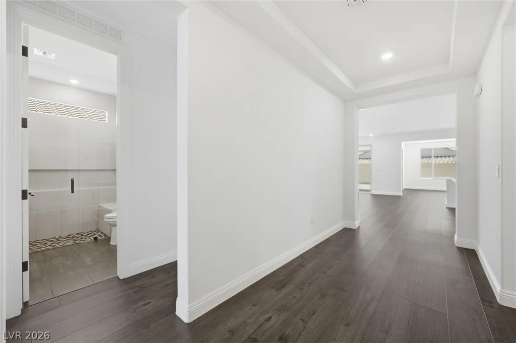 10899 Delparke Valley, Las Vegas, NV 89166