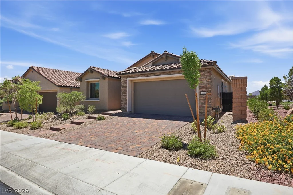 10899 Delparke Valley, Las Vegas, NV 89166