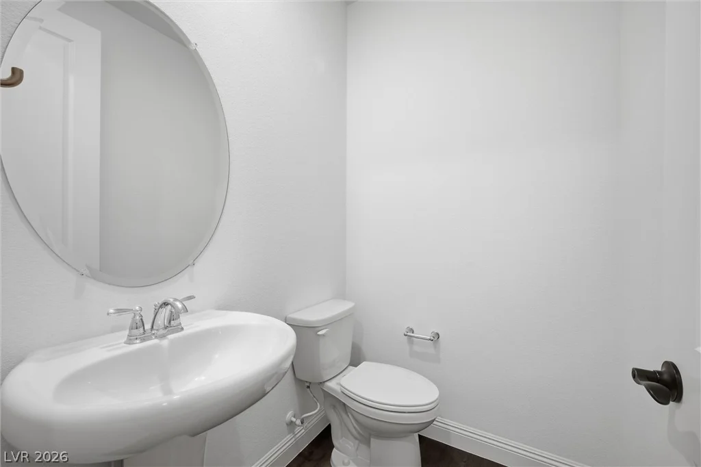 10899 Delparke Valley, Las Vegas, NV 89166
