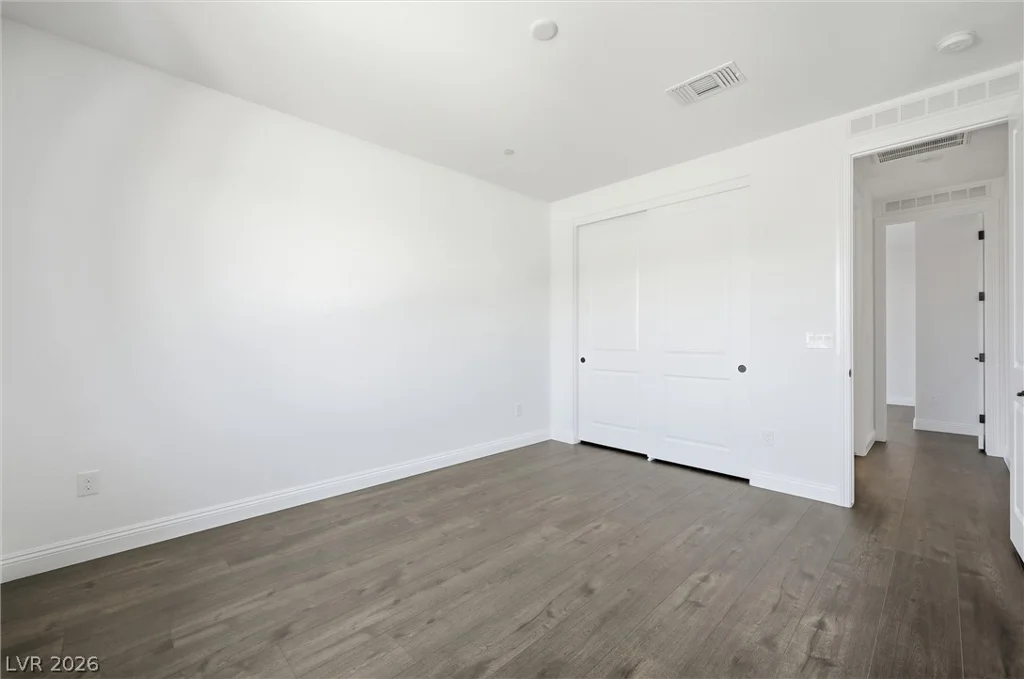 10899 Delparke Valley, Las Vegas, NV 89166