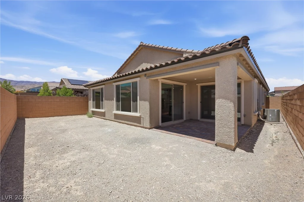 10899 Delparke Valley, Las Vegas, NV 89166