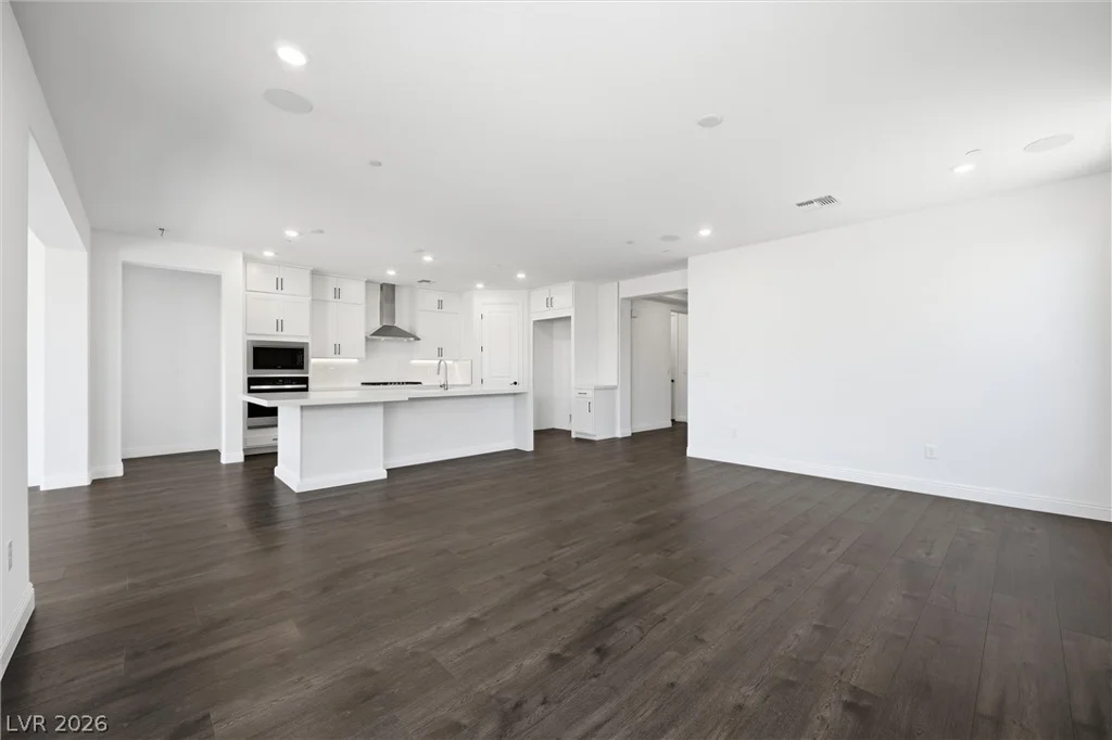 10899 Delparke Valley, Las Vegas, NV 89166