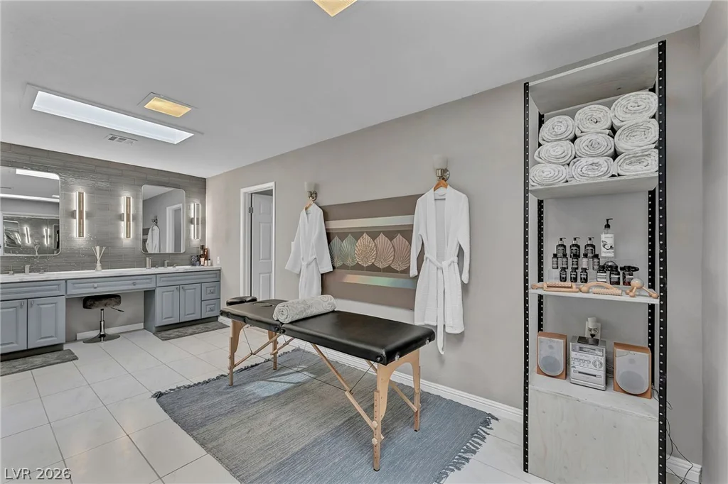 1400 Maria Elena, Las Vegas, NV 89104