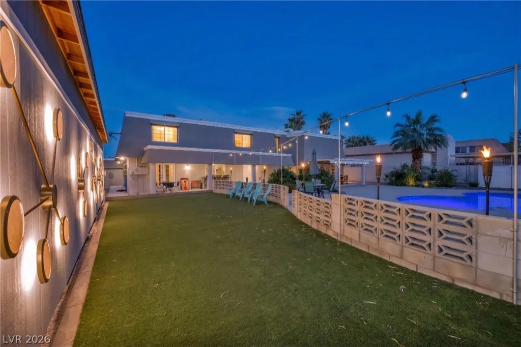 1400 Maria Elena, Las Vegas, NV 89104