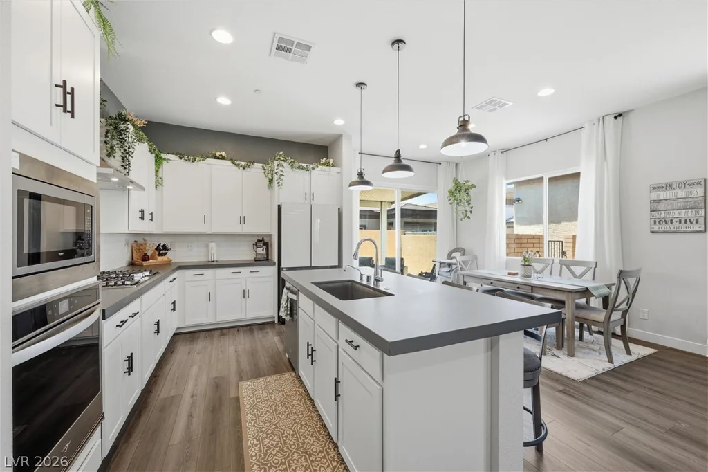 835 Silverton Springs, Henderson, NV 89011