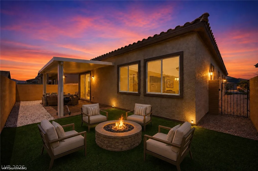 835 Silverton Springs, Henderson, NV 89011