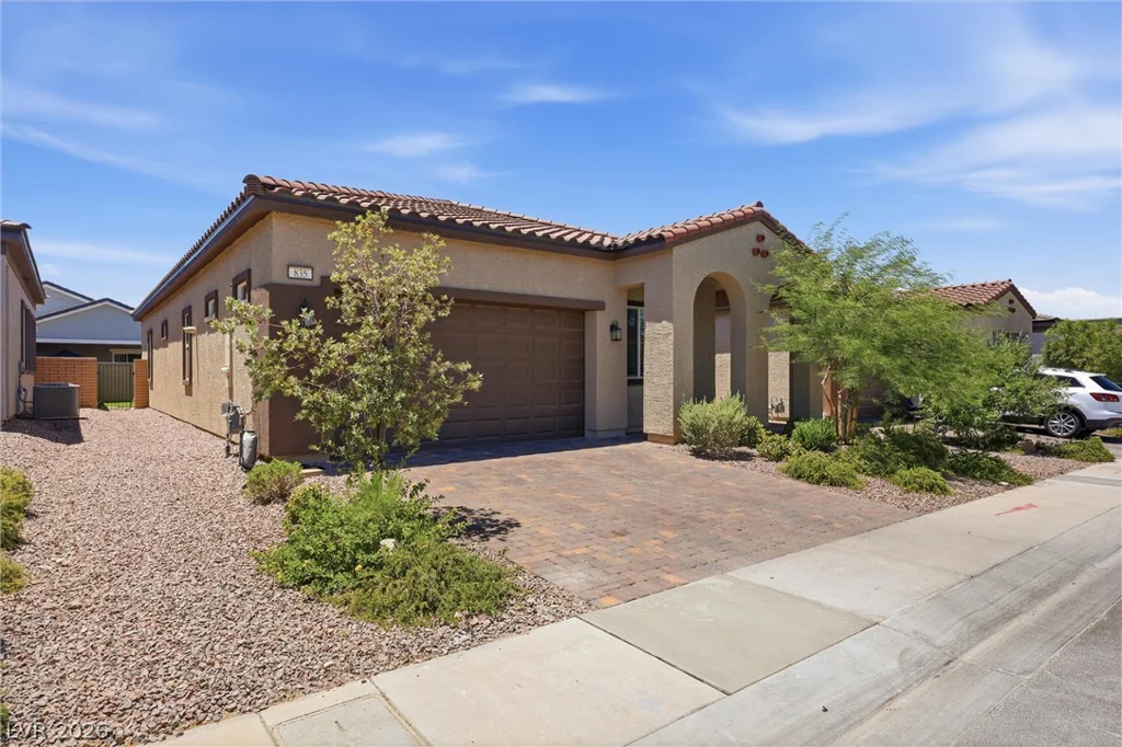 835 Silverton Springs, Henderson, NV 89011