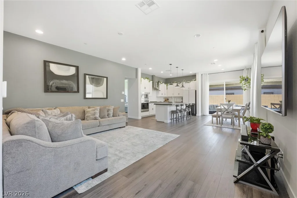 835 Silverton Springs, Henderson, NV 89011