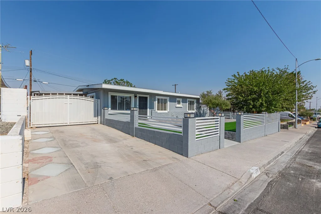 1028 Nassau, Las Vegas, NV 89108