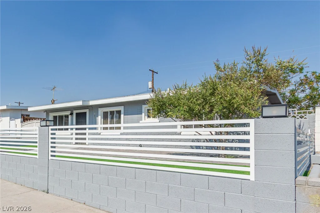 1028 Nassau, Las Vegas, NV 89108