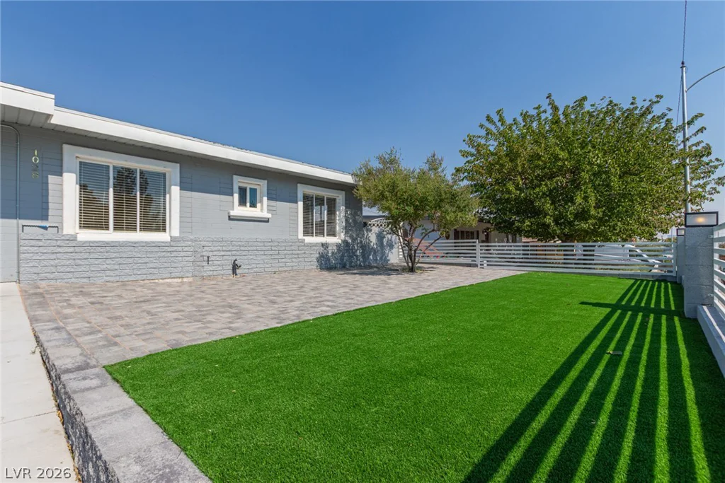 1028 Nassau, Las Vegas, NV 89108