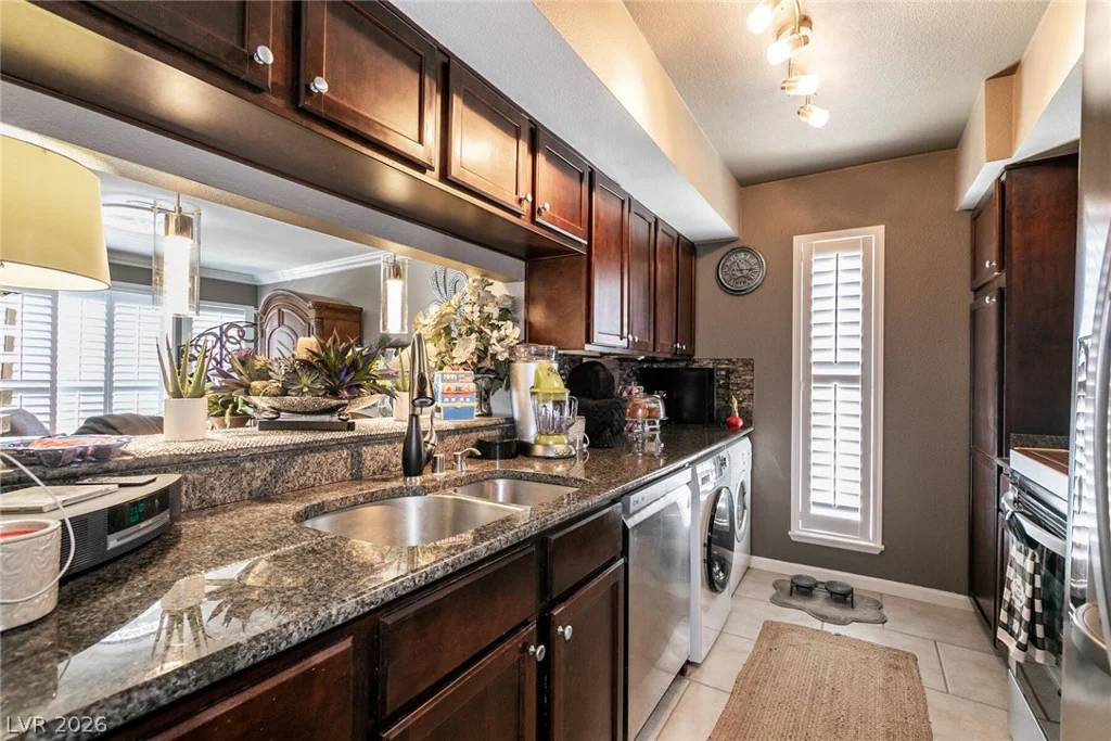 2838 Geary, Las Vegas, NV 89109