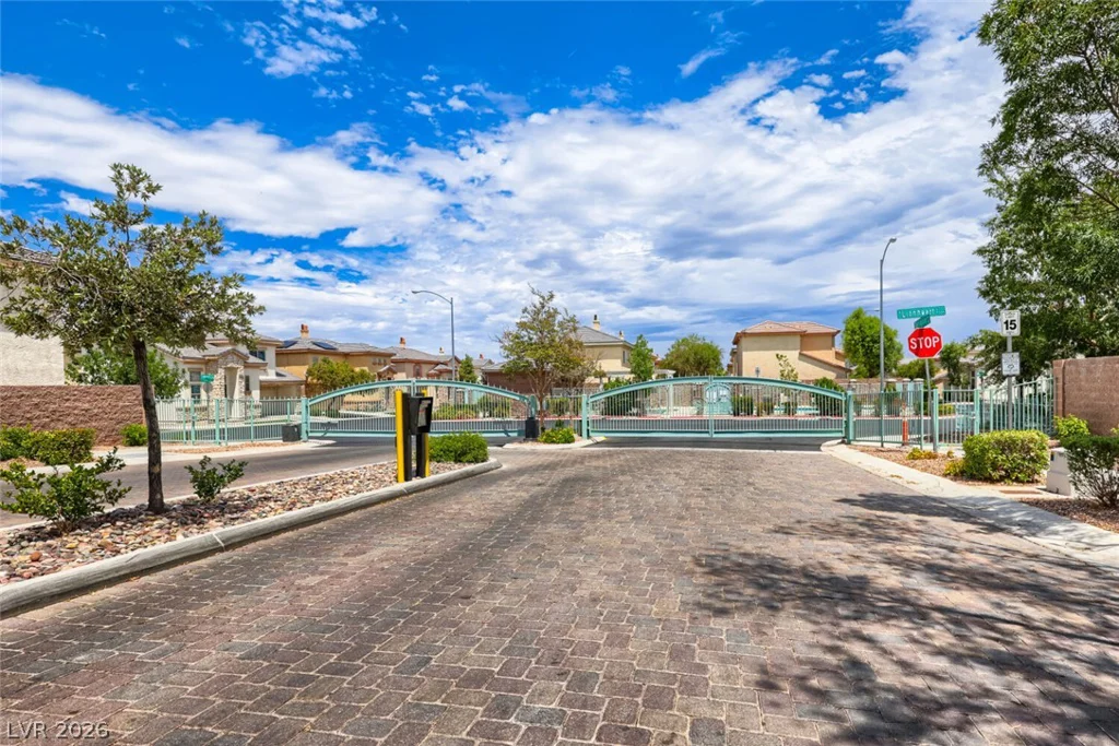 145 Coronation, Las Vegas, NV 89123