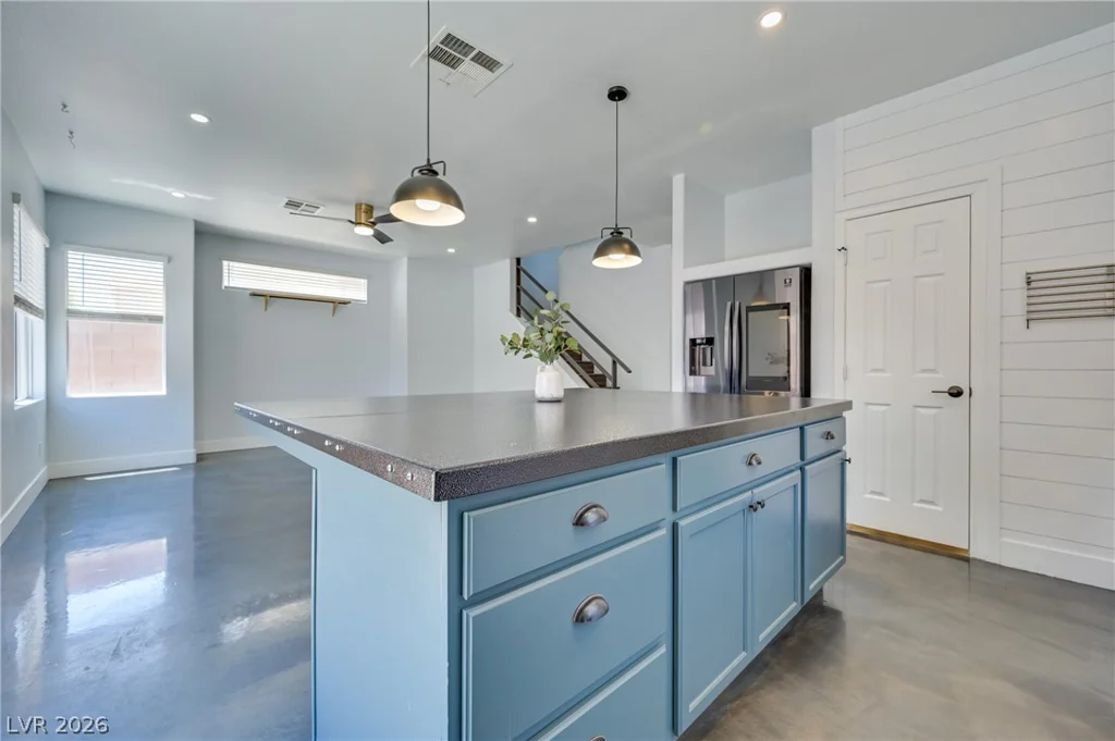 7016 Flowering Willow, Las Vegas, NV 89148