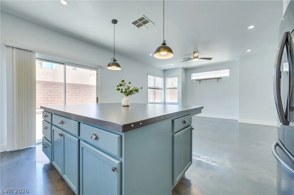 7016 Flowering Willow, Las Vegas, NV 89148