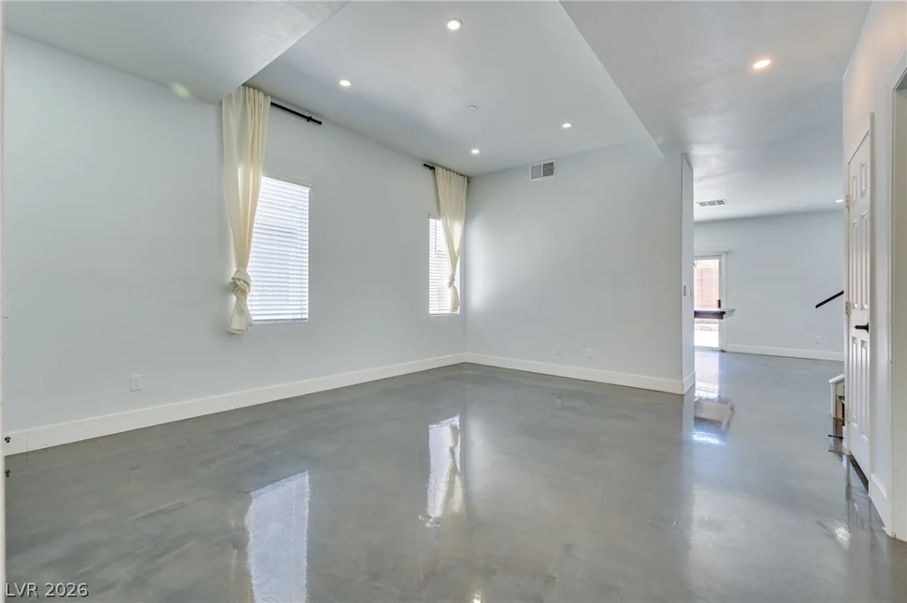 7016 Flowering Willow, Las Vegas, NV 89148