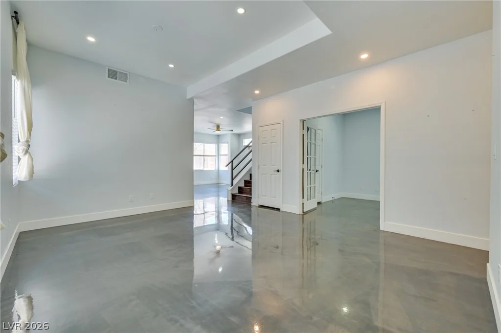 7016 Flowering Willow, Las Vegas, NV 89148