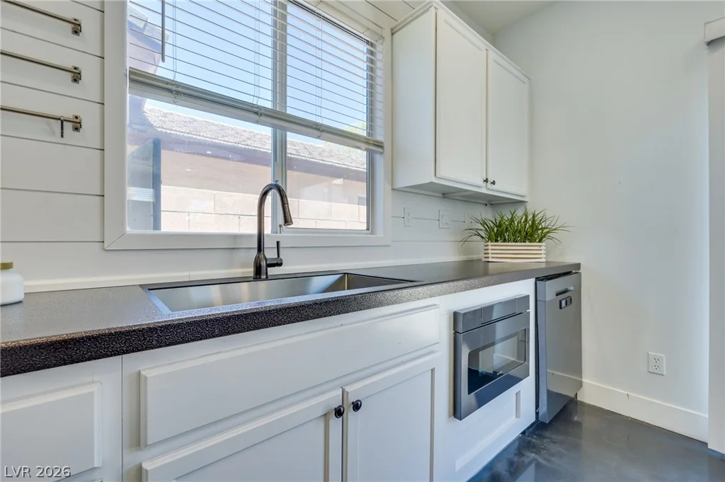 7016 Flowering Willow, Las Vegas, NV 89148