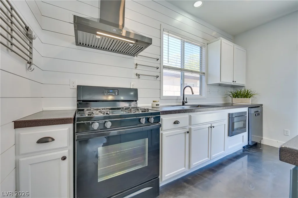 7016 Flowering Willow, Las Vegas, NV 89148