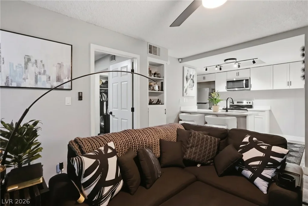4321 Gannet, Las Vegas, NV 89103