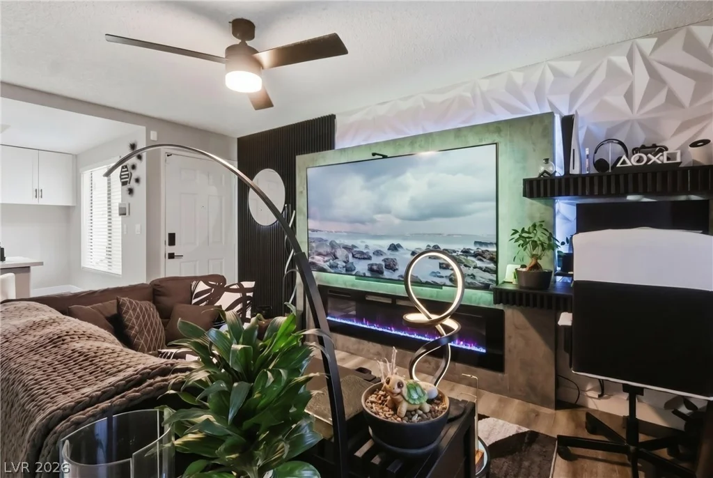 4321 Gannet, Las Vegas, NV 89103
