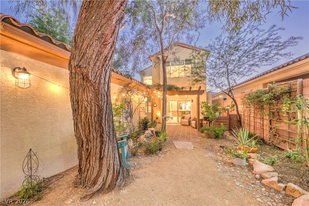 8908 Martin Downs, Las Vegas, NV 89131
