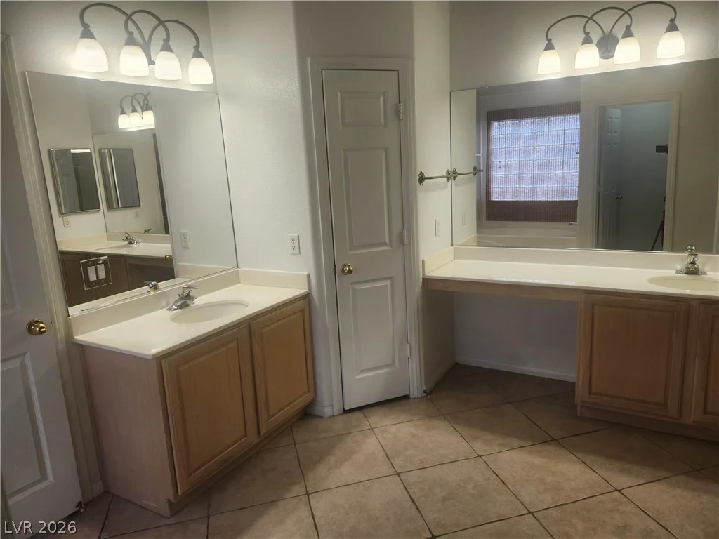 5599 River Highlands, Las Vegas, NV 89122