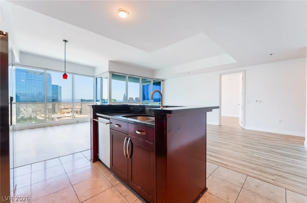 4575 Dean Martin, Las Vegas, NV 89103