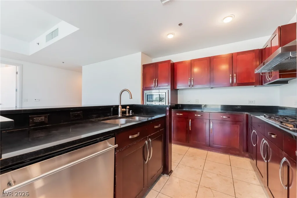 4575 Dean Martin, Las Vegas, NV 89103