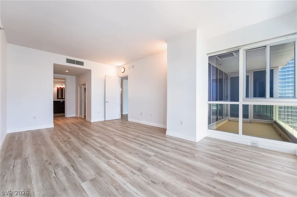 4575 Dean Martin, Las Vegas, NV 89103