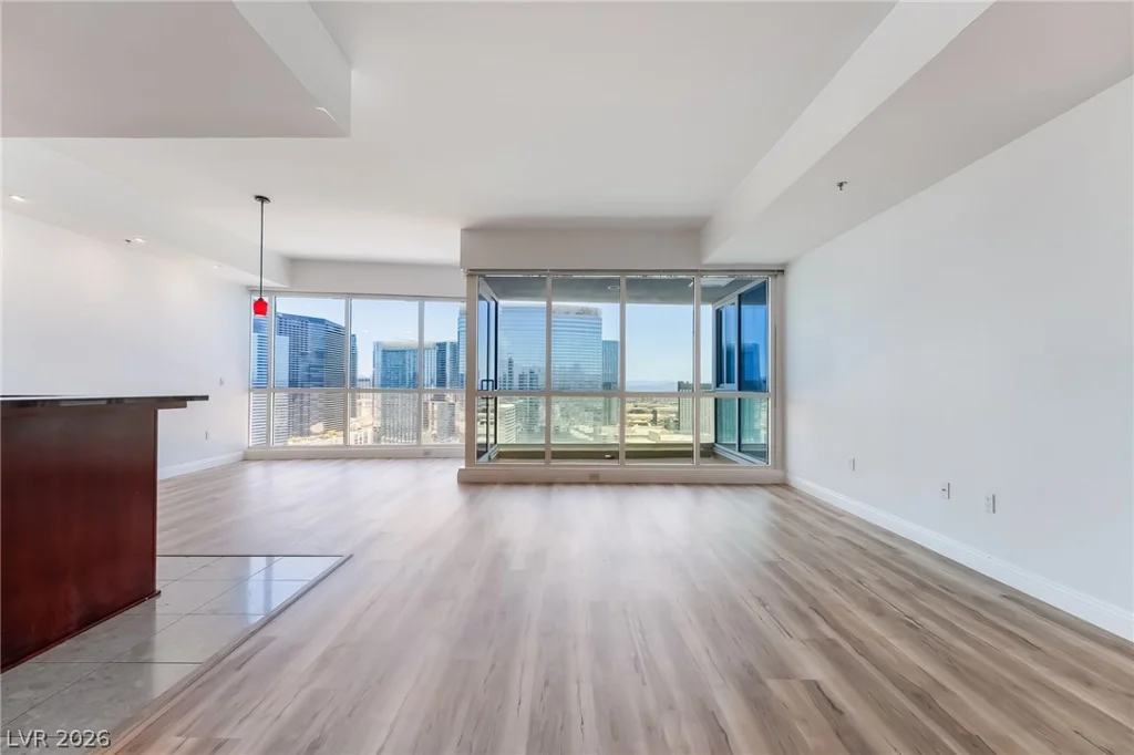 4575 Dean Martin, Las Vegas, NV 89103