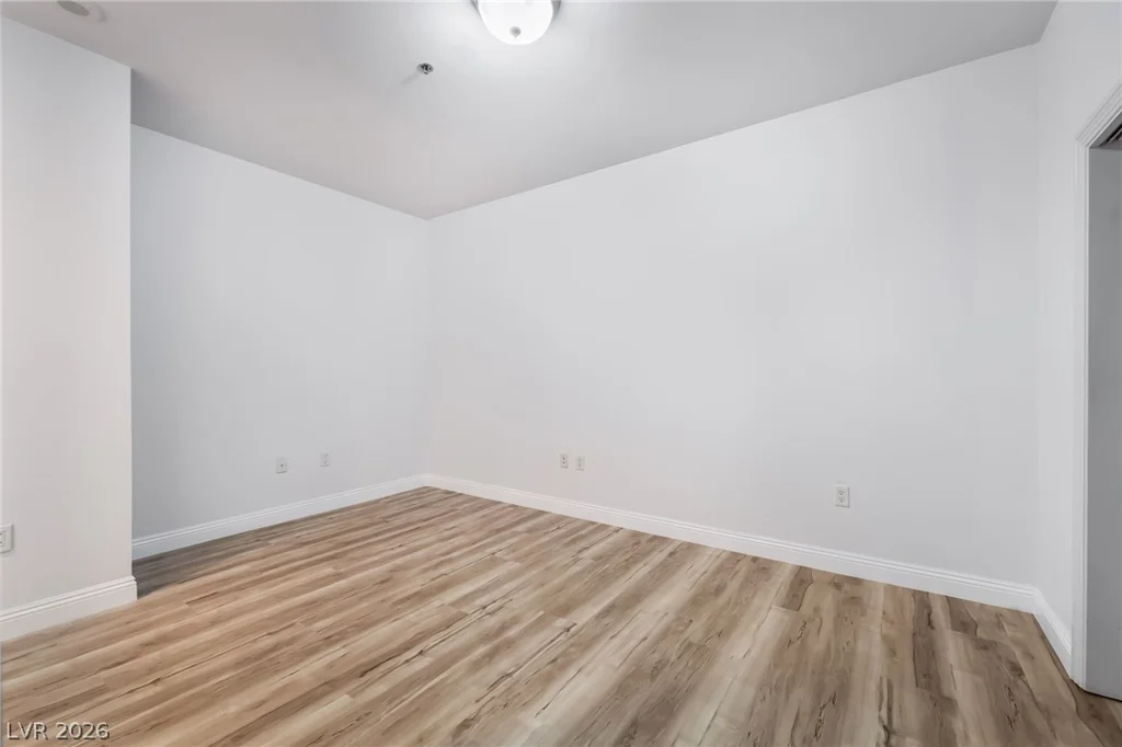 4575 Dean Martin, Las Vegas, NV 89103