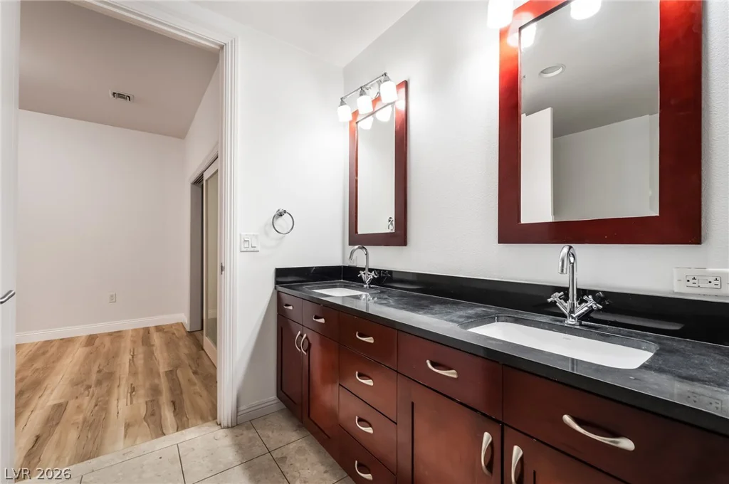4575 Dean Martin, Las Vegas, NV 89103