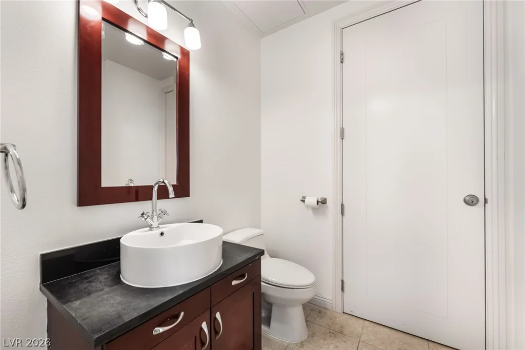 4575 Dean Martin, Las Vegas, NV 89103
