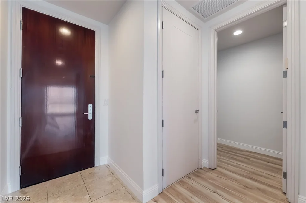 4575 Dean Martin, Las Vegas, NV 89103