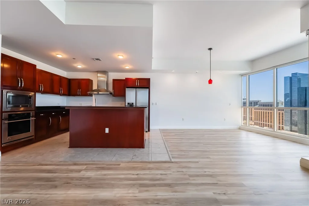 4575 Dean Martin, Las Vegas, NV 89103