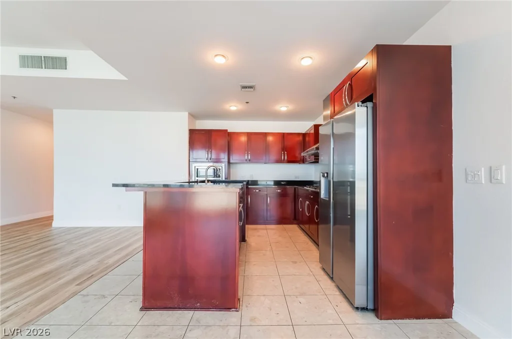 4575 Dean Martin, Las Vegas, NV 89103