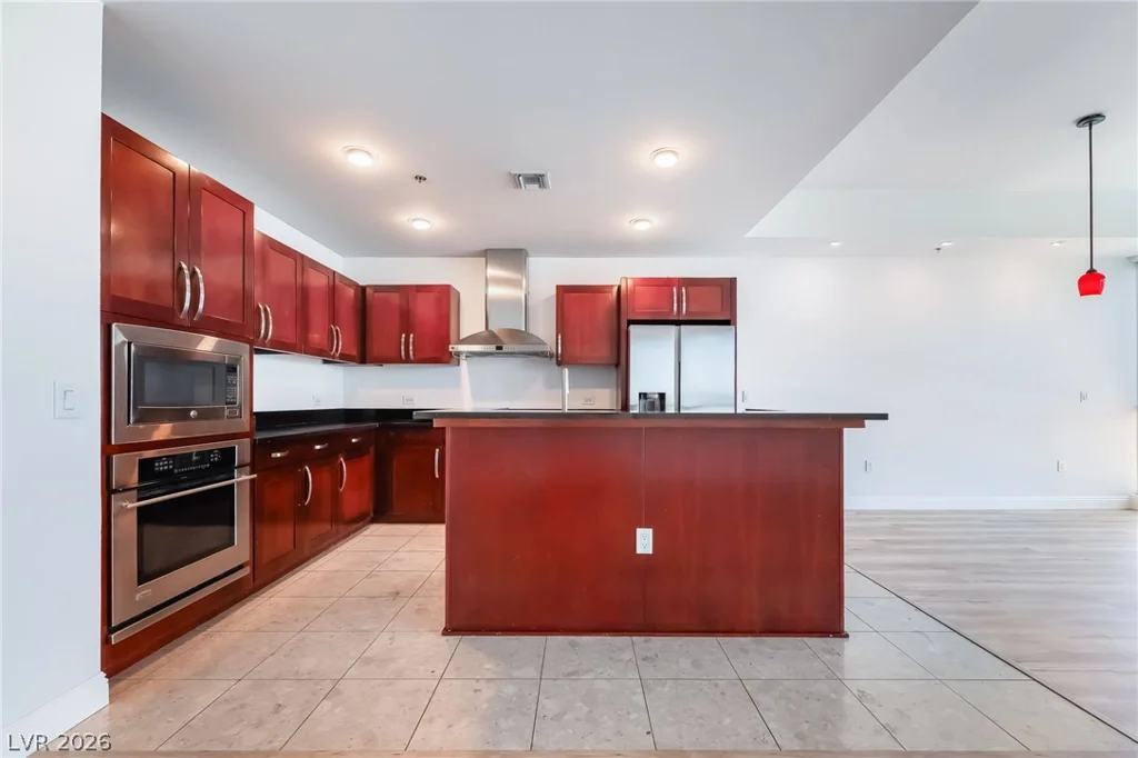 4575 Dean Martin, Las Vegas, NV 89103