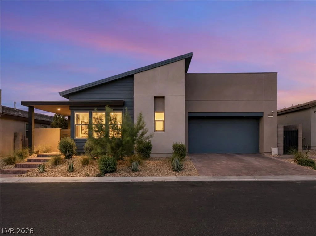 10054 Egan Valley, Las Vegas, NV 89166