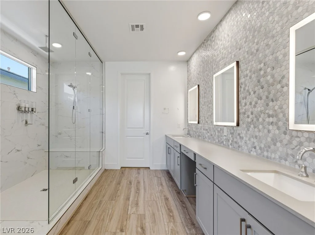 10054 Egan Valley, Las Vegas, NV 89166